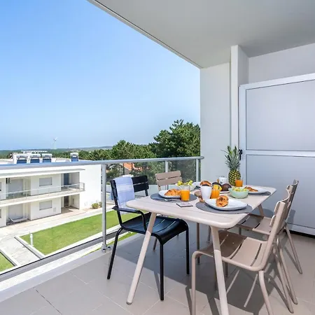 Apartament Private Condominium, Pool, Tennis & Sea View By Silver Prop Nazaré