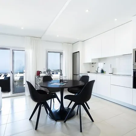 Апартаменты Private Condominium, Pool, Tennis & Sea View By Silver Prop Назаре