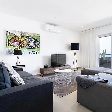 Private Condominium, Pool, Tennis & Sea View By Silver Prop Nazaré