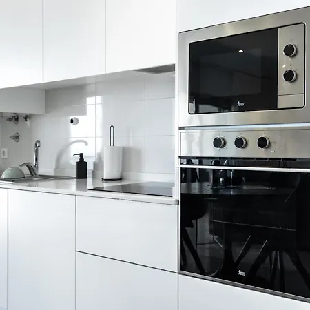 Private Condominium, Pool, Tennis & Sea View By Silver Prop Назаре