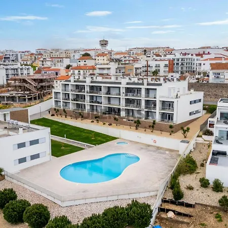 Private Condominium, Pool, Tennis & Sea View By Silver Prop Apartament Nazaré